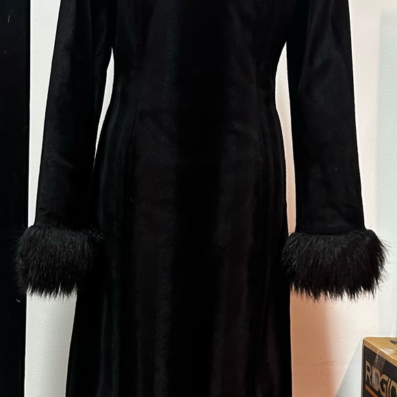 Vintage Guess jeans Glamour black velour mid length coat, size:Small - Picture 6 of 10